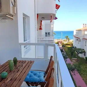 https://laguna-beach-star-alojamientos-la-torre.es-andalucia.com